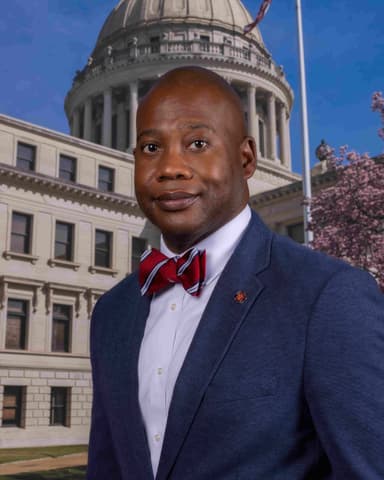 Derrick Simmons